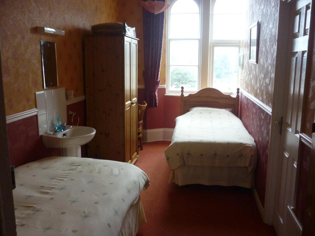 Ashwood Grange Bed & Breakfast Торки Екстериор снимка