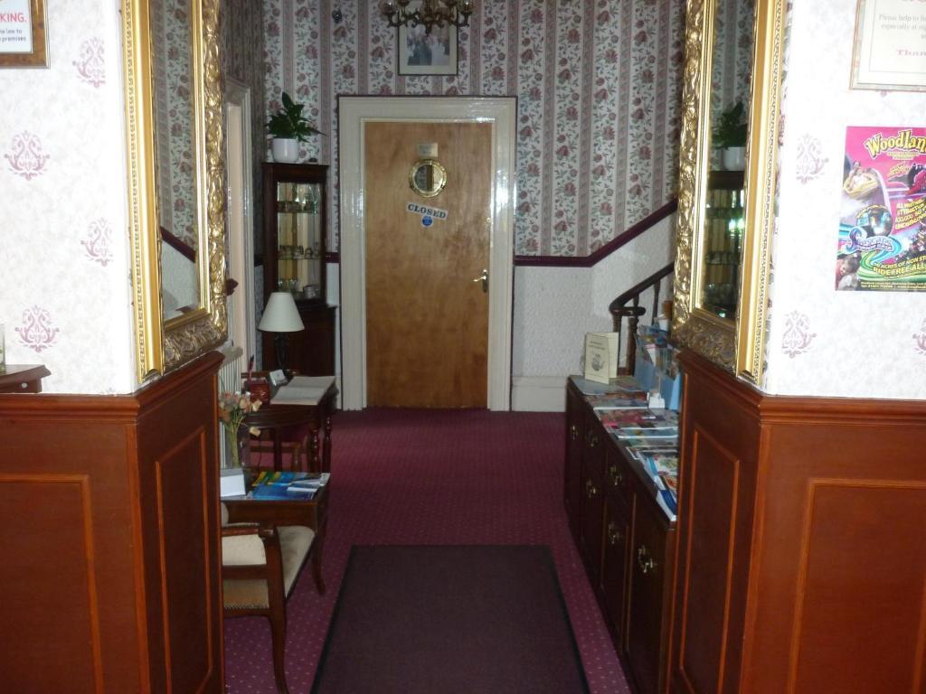 Ashwood Grange Bed & Breakfast Торки Екстериор снимка