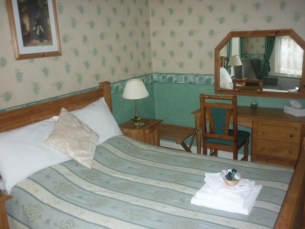 Ashwood Grange Bed & Breakfast Торки Екстериор снимка
