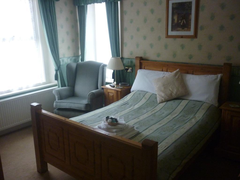 Ashwood Grange Bed & Breakfast Торки Екстериор снимка
